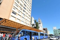 Empresa possui fábricas de ônibus em Caxias do Sul e em Três Rios (RJ)