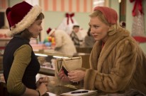 Rooney Mara, à esquerda, na primeira interação com Cate Blanchett, em Carol