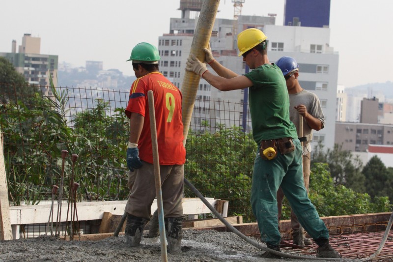 Custo nacional da construção alcançou R$ 1.033,16 por metro quadrado em fevereiro