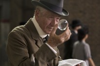 Ian McKellen vive detetive criado por Arthur Conan Doyle