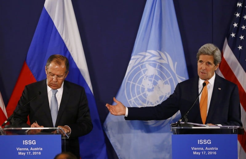 Situação de Assad é o tema central dos debates entre Lavrov e Kerry