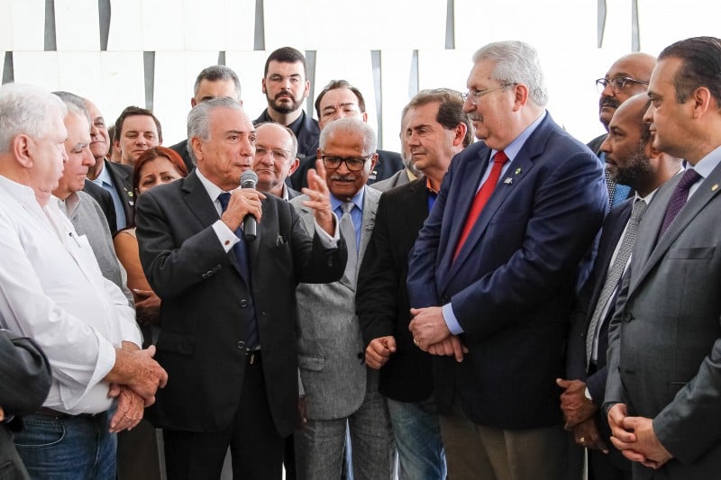 Presidente interino Michel Temer teve encontro com Centrais Sindicais