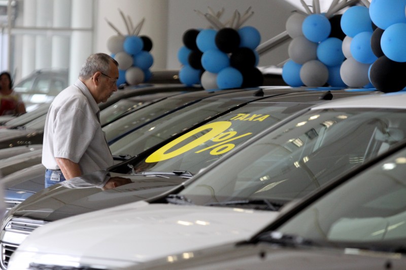 As contrações nos financiamentos acompanham o fraco ritmo na venda de carros no Brasil