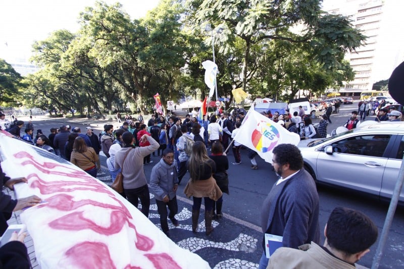  Ato unificado das escolas ocupadas no Estado na frente do Palácio Piratini    na foto: Manifestação na frente do Palácio do Piratini  