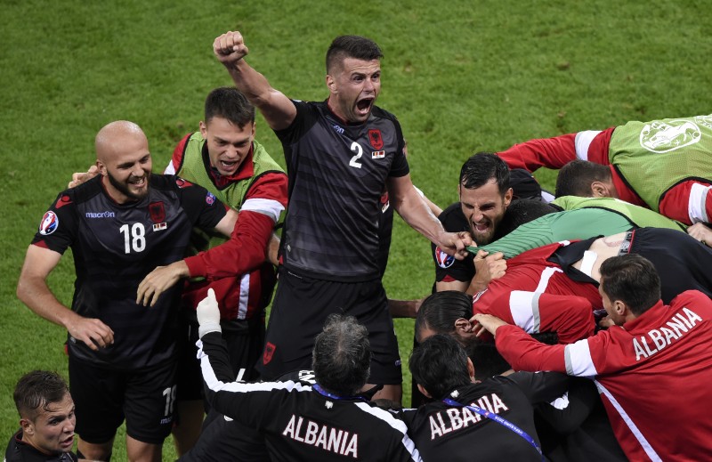 É o primeiro triunfo dos albaneses em um torneio oficial de seleções