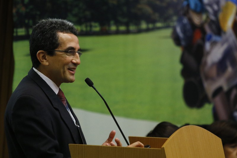 Pereira falou sobre o Acordo de Paris, que prev� o fim de subs�dios a combust�veis f�sseis