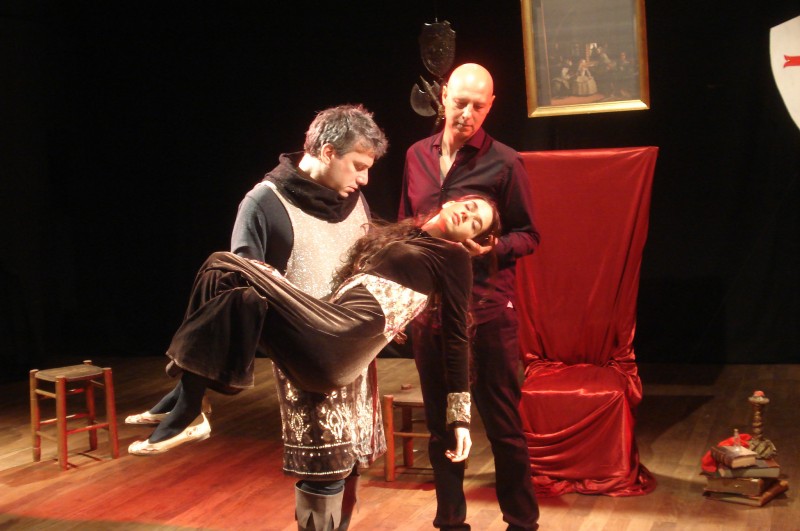 No argentino Shakespeare in�dito, dramaturgia � criada durante a apresenta��o