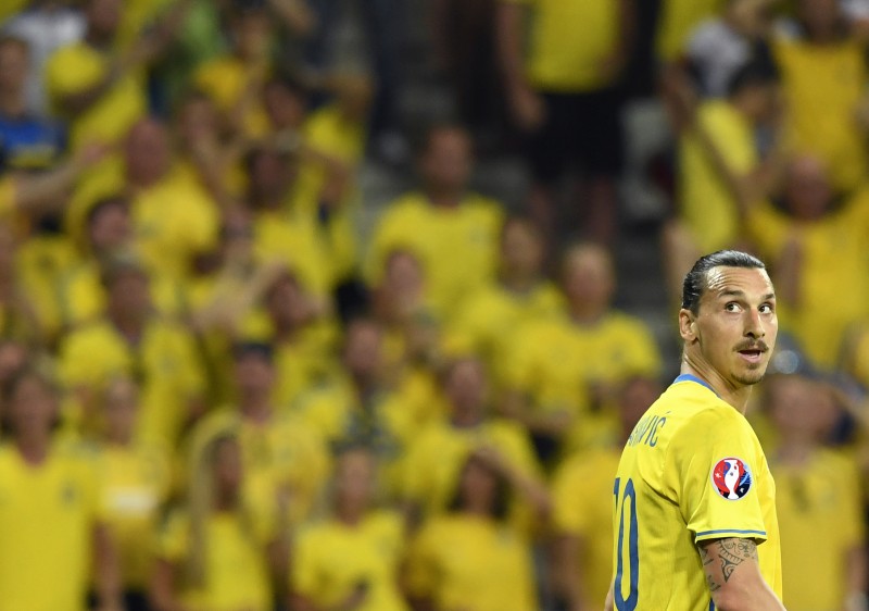 Zlatan Ibrahimovic anuncia a aposentadoria da sele��o sueca