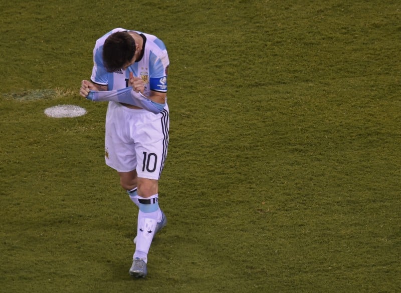 Grande nome argentino, Messi ficou desolado ap�s perder p�nalti