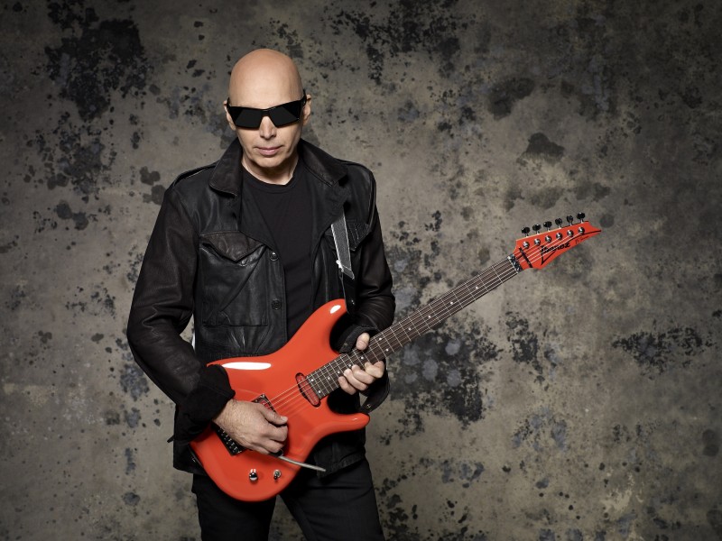 Guitarrista Joe Satriani se apresenta em Porto Alegre em dezembro