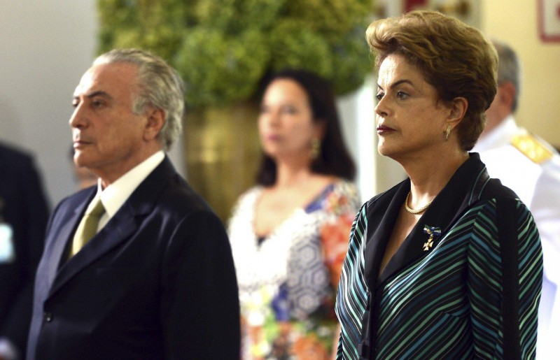  Bras�lia - A presidenta Dilma Rousseff e o vice-presidente Michel Temer participam da solenidade de cumprimentos aos oficiais-generais, no Clube do Ex�rcito (Antonio Cruz/Ag�ncia Brasil)  