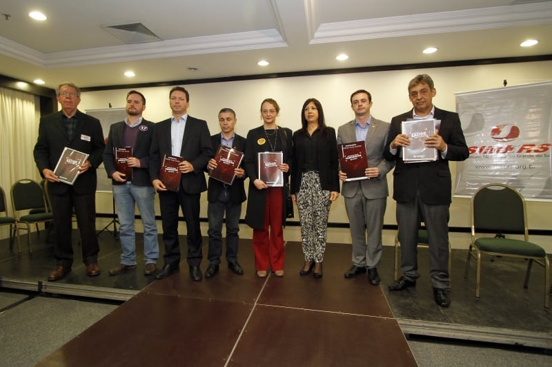 Dirigentes do Sindicato M�dico reuniram sete dos nove candidatos � sucess�o na Capital