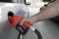 Pre�o da gasolina cai 0,7% amanh�, e o do �leo diesel, 0,2%, afirma Petrobras