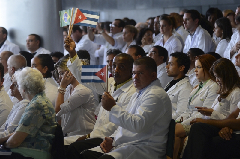 Programa mais Médicos com participantes cubanos que terão reajuste