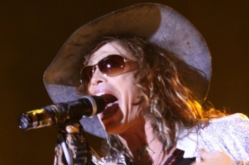 Comandado por Steven Tyler, Aerosmith se apresenta em Porto Alegre