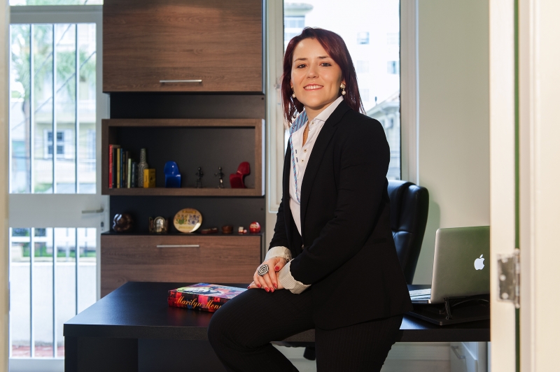 Caroline Batista � especialista em autolideran�a, coach, palestrante e especialista em marketing pela UFRGS