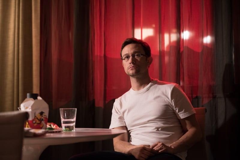 Joseph Gordon-Levitt interpreta Edward Snowden em cinebiografia lan�ada pelo veterano Oliver Stone