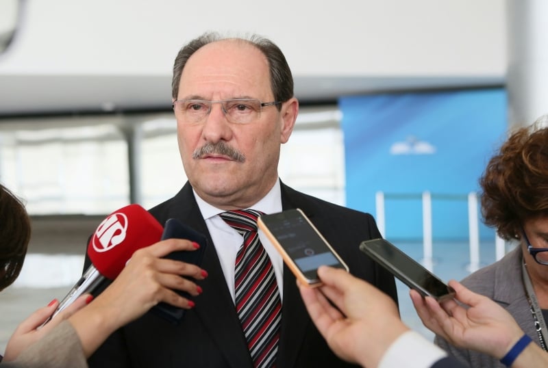 O governador José Ivo Sartori concedeu uma série de entrevistas à imprensa nacional, nesta terça-feira (22), em Brasília. Sartori também atenderá veículos gaúchos na manhã desta quarta (23)