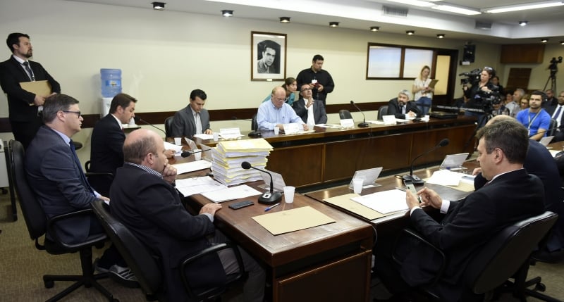 Colegiado decidiu que o parlamentar do PSD não receberá mais o salário do Legislativo