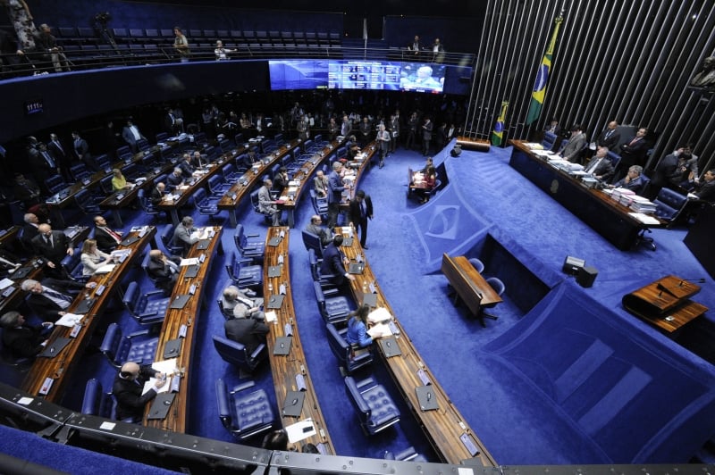 Senado aprovou a PEC em meio à crise gerada por delações da Odebrecht e rejeição da população