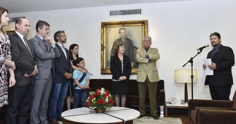 Foto: Guerreiro | Ag�ncia ALRS
Legenda: Pres. ALRS Dep. Silvana Covatti prestigia a posse do Deputado Edu Olivera (PSD)