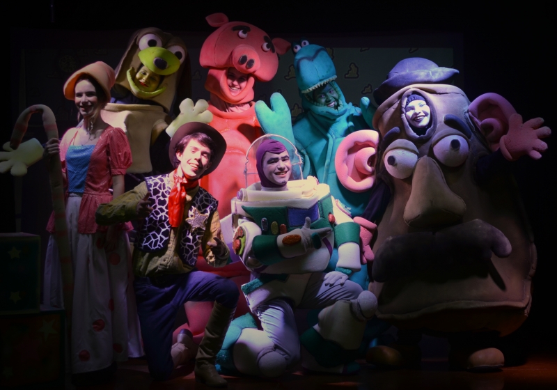 Toy Story se apresneta no Teatro Escola Z� Rodrigues aos domingos