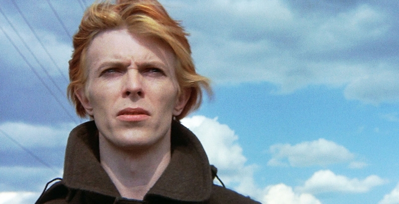 David Bowie em O homem que caiu na Terra, filme de 1972