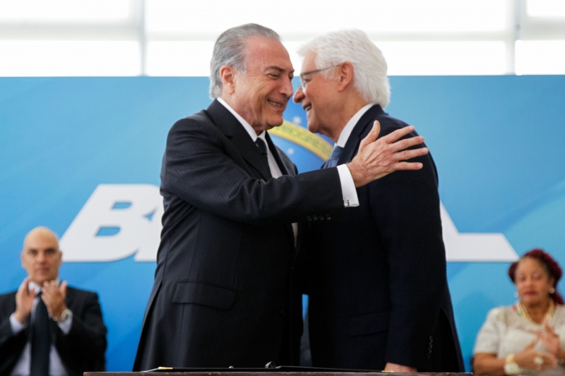 Brasília - Presidente Michel Temer dá posse ao ministro da Secretaria-Geral da Presidência da República, Wellington Moreira Franco, em cerimônia no Palácio do Planalto 