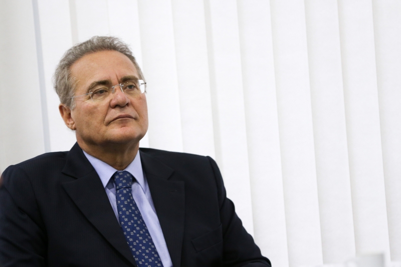 Bras�lia - O senador Renan Calheiros durante reuni�o de l�deres partid�rios. ( Marcelo Camargo/Ag�ncia Brasil)