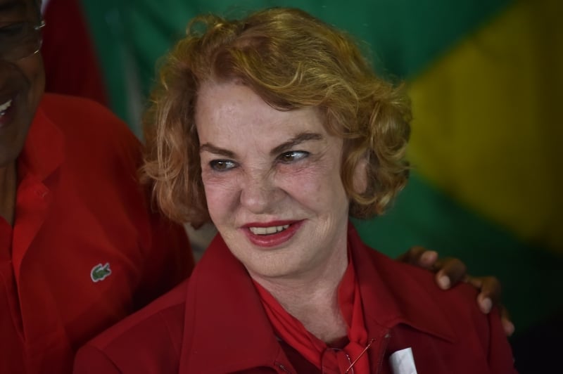 This file photo taken on October 2, 2016 shows the wife of Brazilian former president Luiz Inácio Lula da Silva, Marisa Leticia, at a polling station during the municipal elections' first round in Sao Bernardo do Campo, 25 km south of Sao Paulo, Brazil, on October 2, 2016.
Marisa Leticia was declared brain dead on February 2, 2017, doctors in Sao Paulo said. She had been hospitalized since January 24 with a brain haemorrhage due to a ruptured brain aneurism. / AFP PHOTO / NELSON ALMEIDA