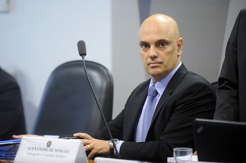 À mesa, indicado para o cargo de ministro do Supremo Tribunal Federal (STF, Alexandre de Moraes.
  
Foto: Marcos Oliveira/Agência Senado