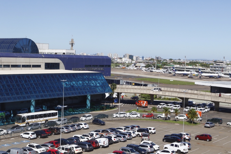 Dois grupos fizeram lances para arrematar o Aeroporto Salgado Filho no leil�o na BM&FBovespa