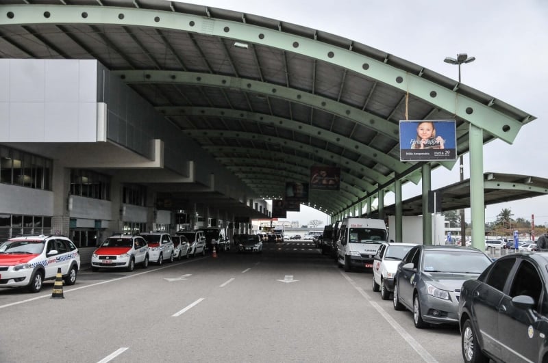 Planos da Flughafen Z�rich incluem pontes de embarque, mais vagas de estacionamento e oferta de servi�os