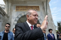 Presidente turco antecipa elei��es para junho