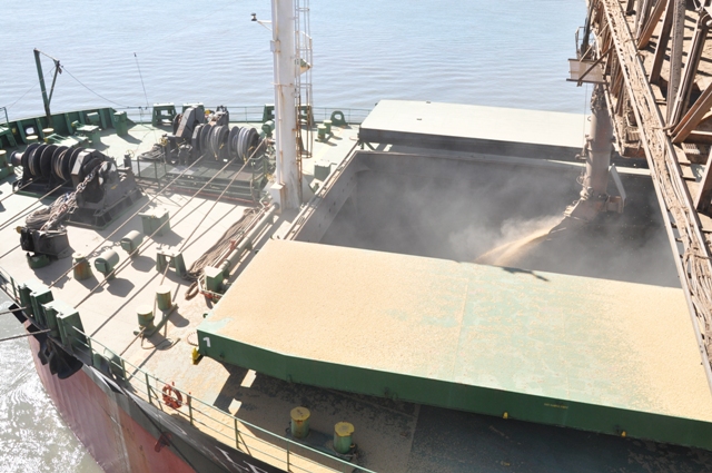 Porto do Rio Grande. movimentação grãos vendas exterior. exportações gaúchas. embarques navio