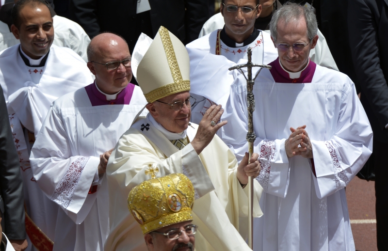 Pontífice celebrou missa neste sábado, no Air Defense Stadium, no Cairo