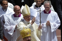 'O �nico fanatismo que os crentes podem ter � o da caridade', diz Papa no Egito