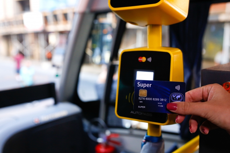 Ampliação de testes com cartões de crédito e débito em ônibus de Porto Alegre