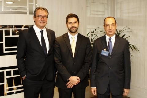 Lançamento
foto 1
Sérgio Maia, presidente da ADVB, com o palestrante, Abrão Neto, e Renato Malcon

