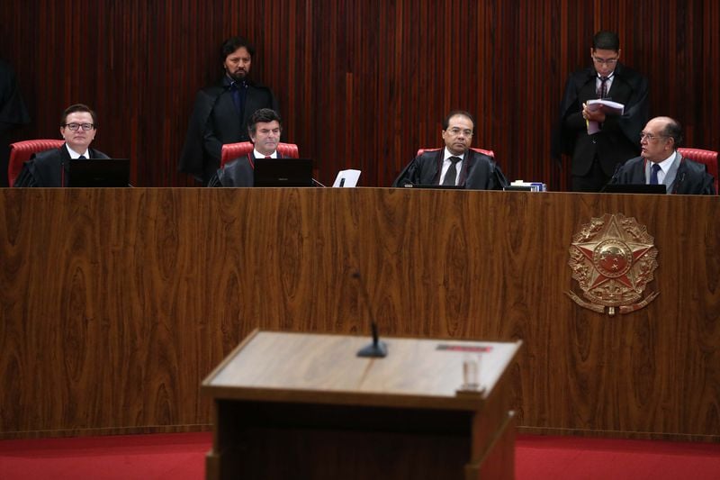 Brasília - O Tribunal Superior Eleitoral (TSE) retoma o julgamento da ação em que o PSDB pede a cassação da chapa Dilma-Temer, vencedora das eleições presidenciais de 2014 (José Cruz/Agência Brasil)