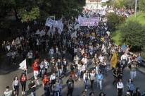 Estudantes reagem a novas regras para manifestações em Porto Alegre