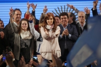 Cristina Kirchner vence eleições primárias em Buenos Aires em votação apertada