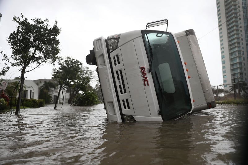 Ajuda federal chegará a nove municípios já atingidos pela tempestade na Flórida
