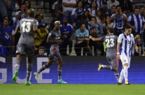 Talisca marca, Besiktas bate Porto e abre Liga dos Campe�es com vit�ria fora