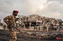 Atentado duplo mata mais de 230 pessoas na Somália