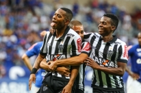 Robinho decide e Atlético-MG ganha do Cruzeiro de virada no Mineirão