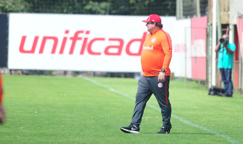 Sem Leandro Damião, o técnico Guto Ferreira deve escalar Roberson no ataque