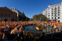 Milhares vão às ruas de Barcelona contra a independência da Catalunha