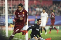 Com 2 de Firmino, Liverpool abre 3 a 0, mas cede empate ao Sevilla