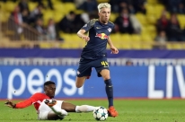 RB Leipzig goleia no principado, elimina Monaco e mantém sonho de ir às oitavas